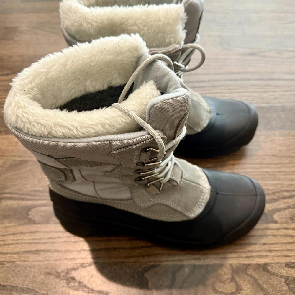 Women's Natural Reflections Grey & Black Thinsulate Winter Boots Size 10